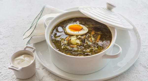 Зеленые щи из крапивы и щавеля