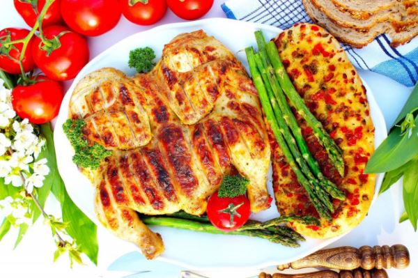 Курица на мангале на решетке