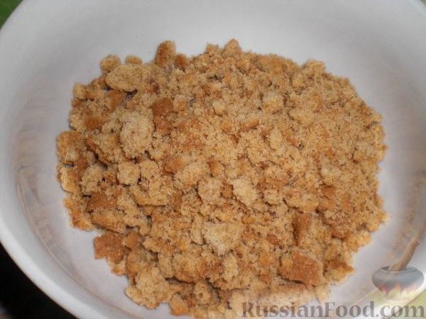 Малиновый десерт с овсяным печеньем и творогом