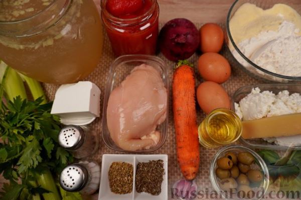 Томатный суп с курицей и тортеллини